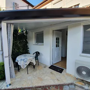 https://una.in-istria.net