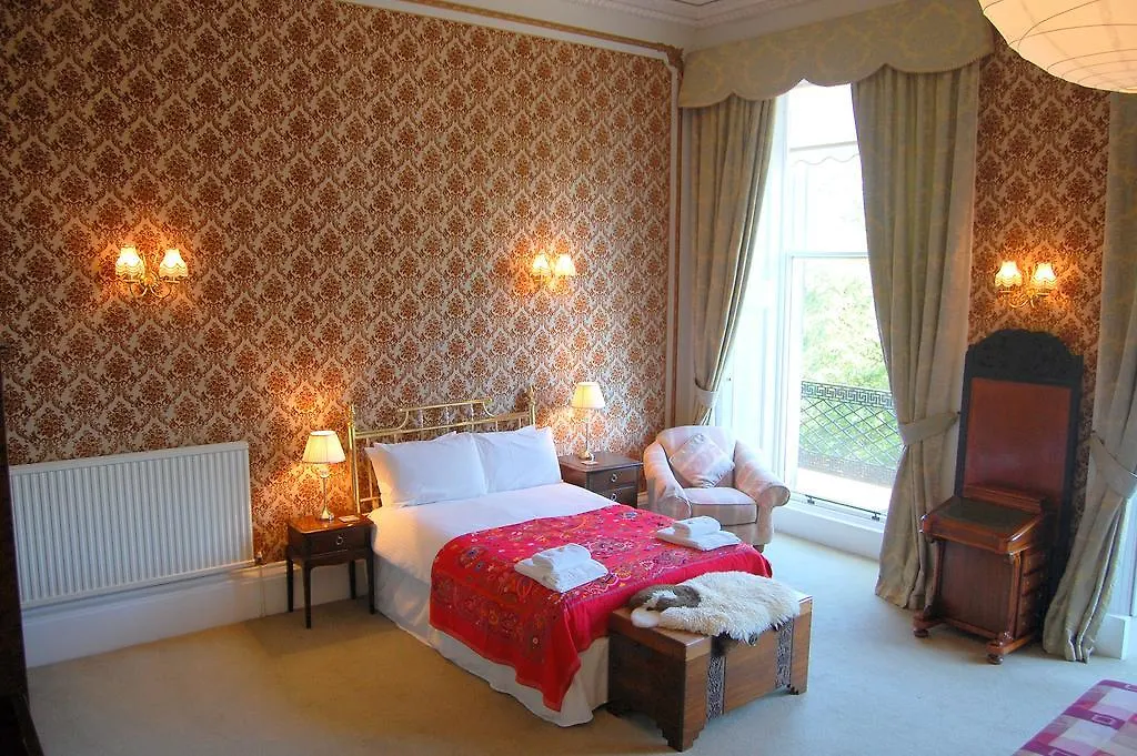 Regent Terrace, Central And Charming, Quiet Apartment